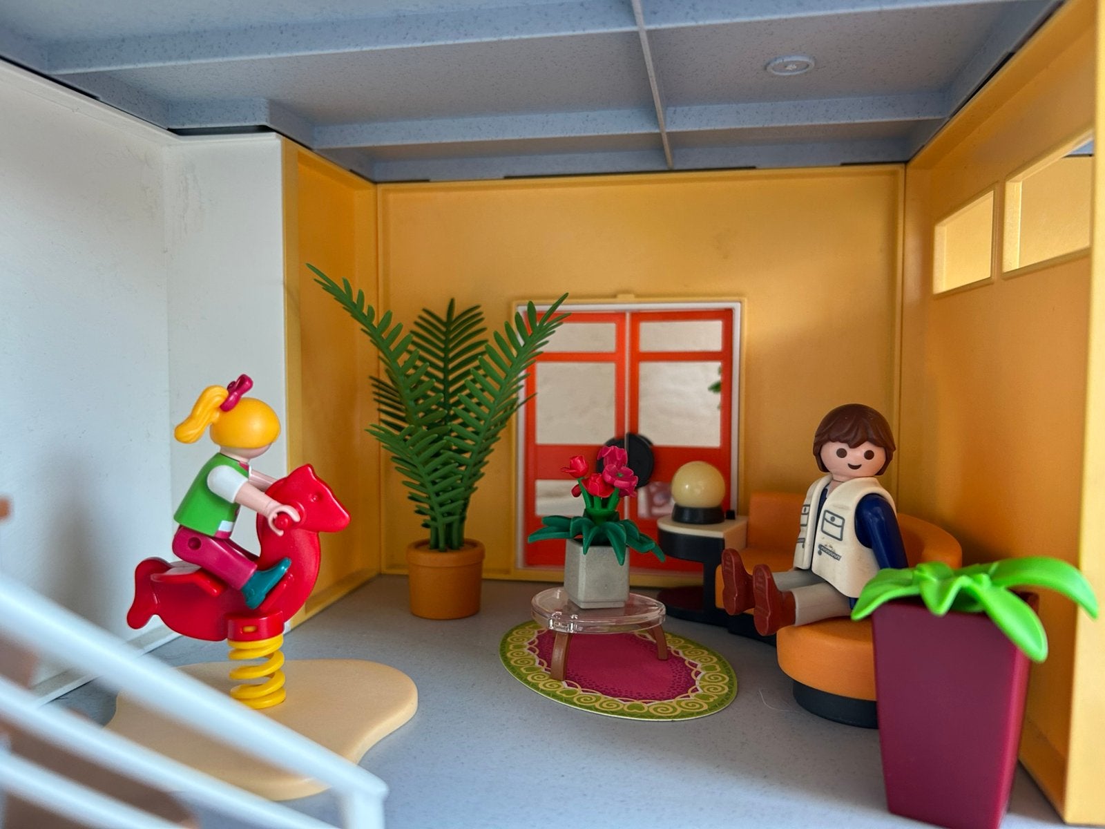 Foto 20 van PLAYMOBIL 9266.Modern Woonhuis met extra verdieping .