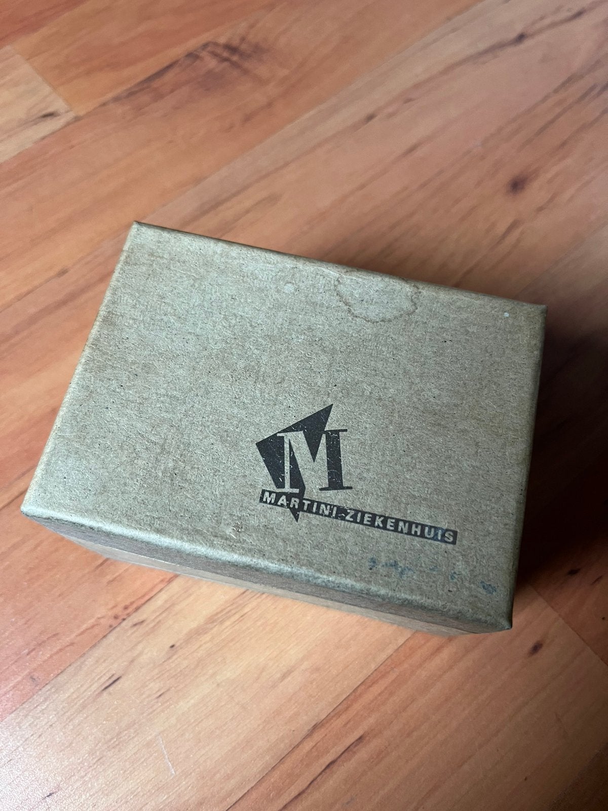 Martini ziekenhuis in glasblok, Ophalen of Verzenden, Zo goed als nieuw