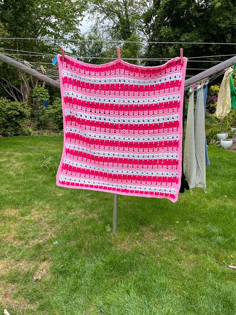 Nieuw gehaakte deken Roze/Wit 100x50cm kraamcadeau, Ophalen of Verzenden, Nieuw