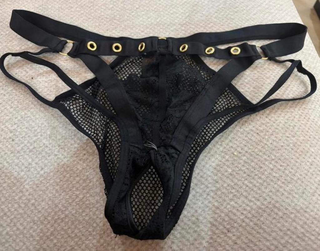 Zwarte slip met open kruis en gouden details - Maat M, Ophalen of Verzenden, Zwart, Slip