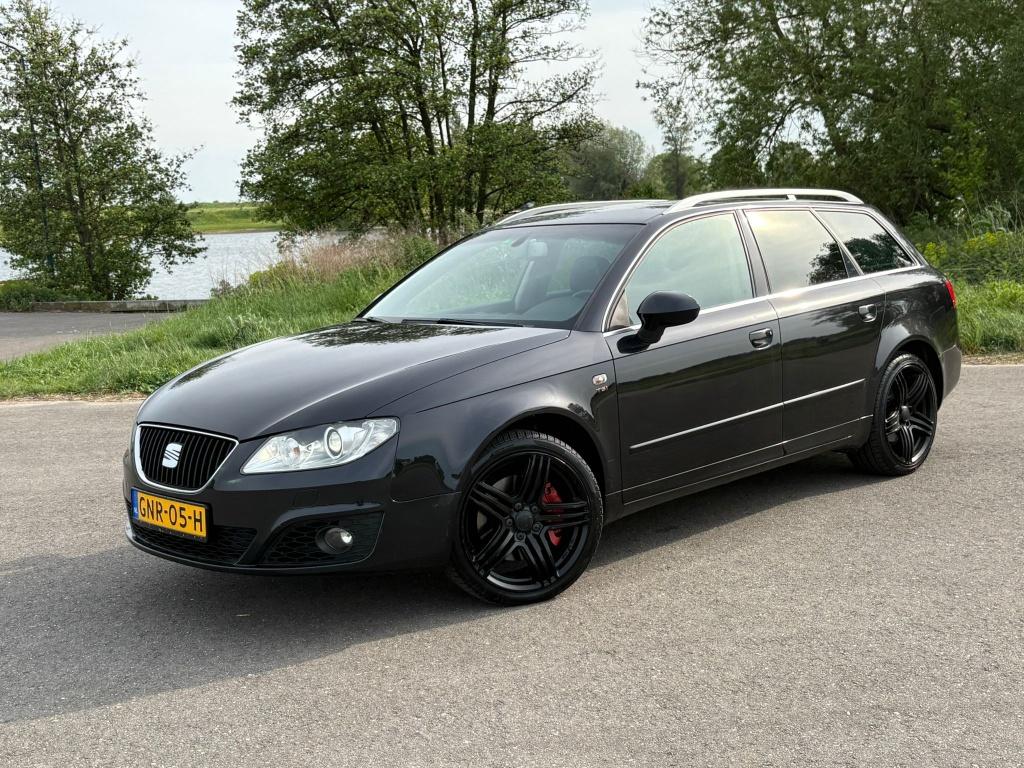 SEAT Exeo ST 2.0 TSI AUTOMAAT Leder Xenon Stoelverw Business, Auto's, Seat, Euro 5, Gebruikt, Zwart, 4 cilinders