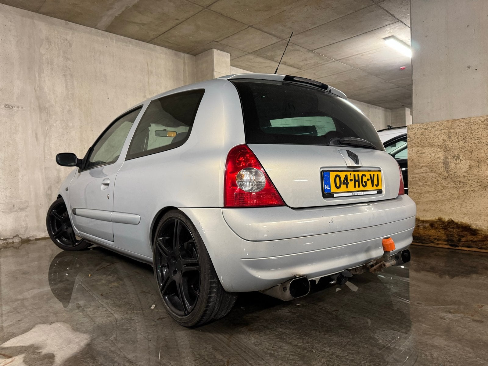 Renault Clio 1.6 16V 3DR 2005 2001 Grijs, Voorwielaandrijving, 970 kg, 535 kg, 40 €/maand