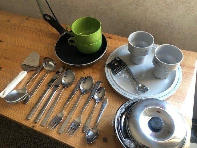 camping bestek borden bekers soepkop pannenset koekenpan 2 p, Ophalen of Verzenden, Zo goed als nieuw