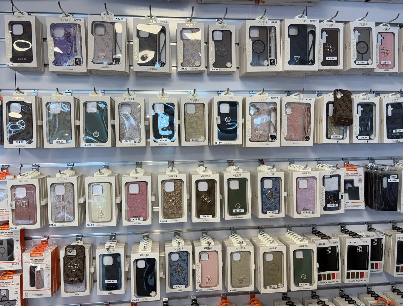 Guess iPhone Hoesjes - Diverse Modellen en Kleuren, IPhone 15, Nieuw, Hoesje of Tasje, Ophalen of Verzenden