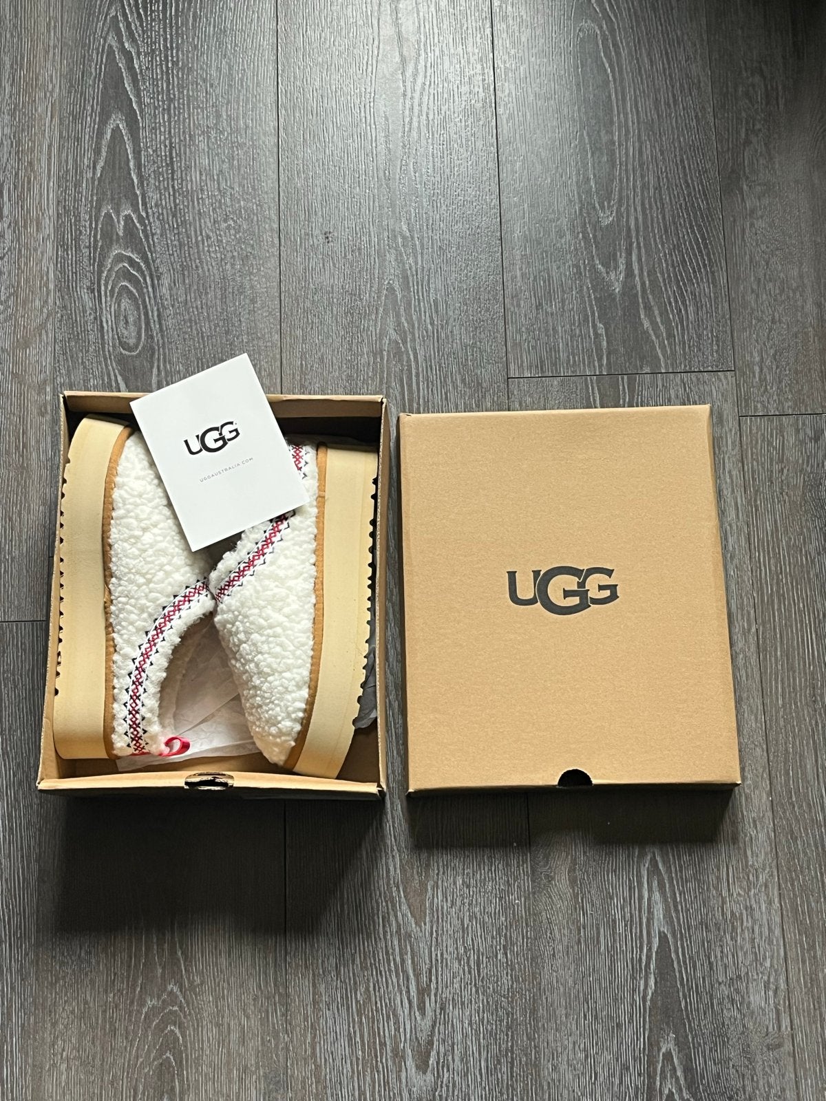 UGG Fluffy Pantoffels Maat 37 Wit/Cream, Ophalen of Verzenden, Zo goed als nieuw, Wit, Pantoffels of Sloffen
