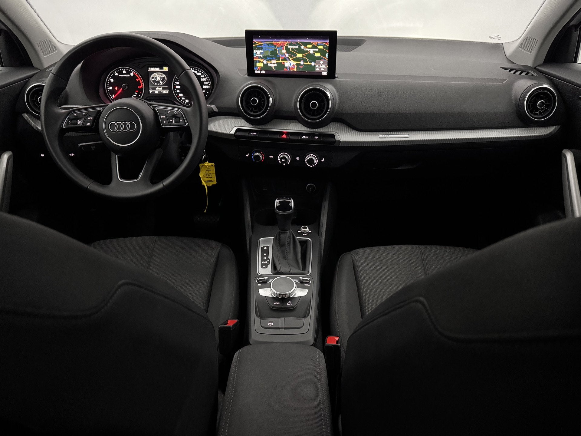 Audi Q2 35 TFSI S-line Airco, Parkeersensoren, Navi, Cruise, Q2, 4 cilinders, 150 pk, 1505 kg