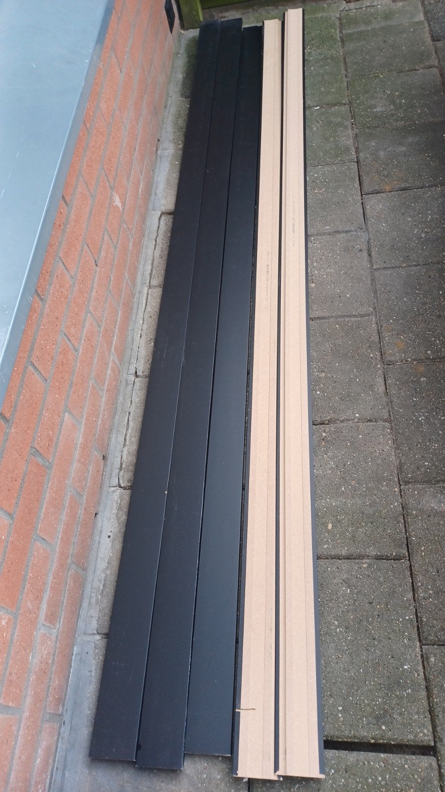 Mooie plinten met gleuf voor bedrading - 2.40m lang, Ophalen of Verzenden