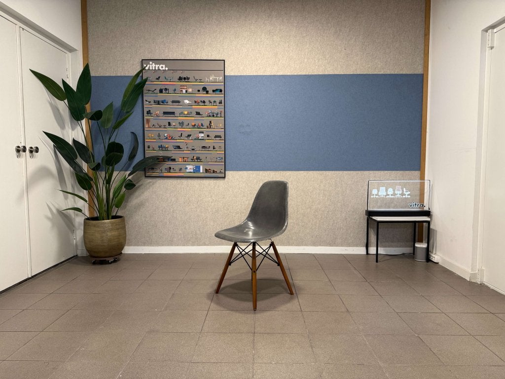 Herman Miller | Eames | DSW | Elephant Hide Grey | 1x, Huis en Inrichting, Stoelen, Gebruikt, Eén, Hout, Kunststof, Grijs, Ophalen of Verzenden