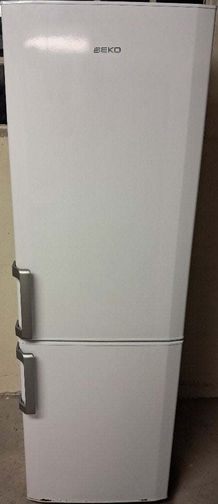 Beko koelvriescombinatie, 340L, prima staat, Witgoed en Apparatuur, Koelkasten en IJskasten, Ophalen, Gebruikt, 200 liter of meer