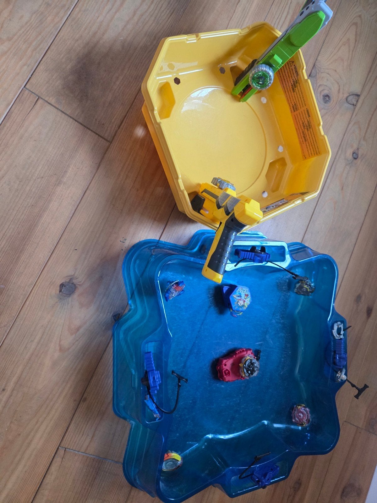 BeyBlade, speelset, arena, spinners, Ophalen of Verzenden, Zo goed als nieuw, Handmatig, Overige merken