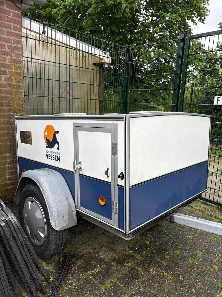 Hondenaanhanger voor 3 honden - Zeer nette staat, Auto diversen, Aanhangers en Bagagewagens, Zo goed als nieuw, Ophalen of Verzenden
