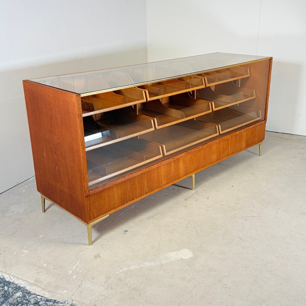 Vintage eikenhouten toonbank – Haka Ladenmöbel, Huis en Inrichting, Kasten | Ladekasten, 5 laden of meer, HAKA, 150 tot 200 cm