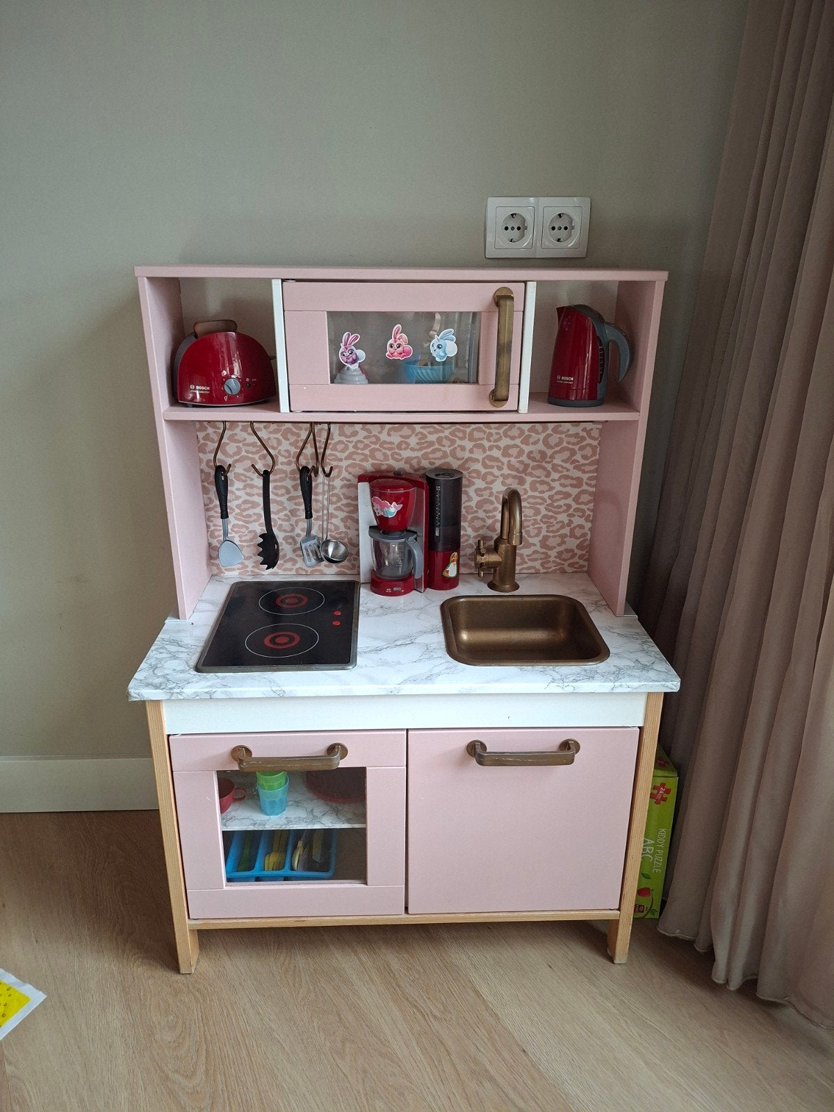 Roze speelkeuken met accessoires, Ophalen, Gebruikt