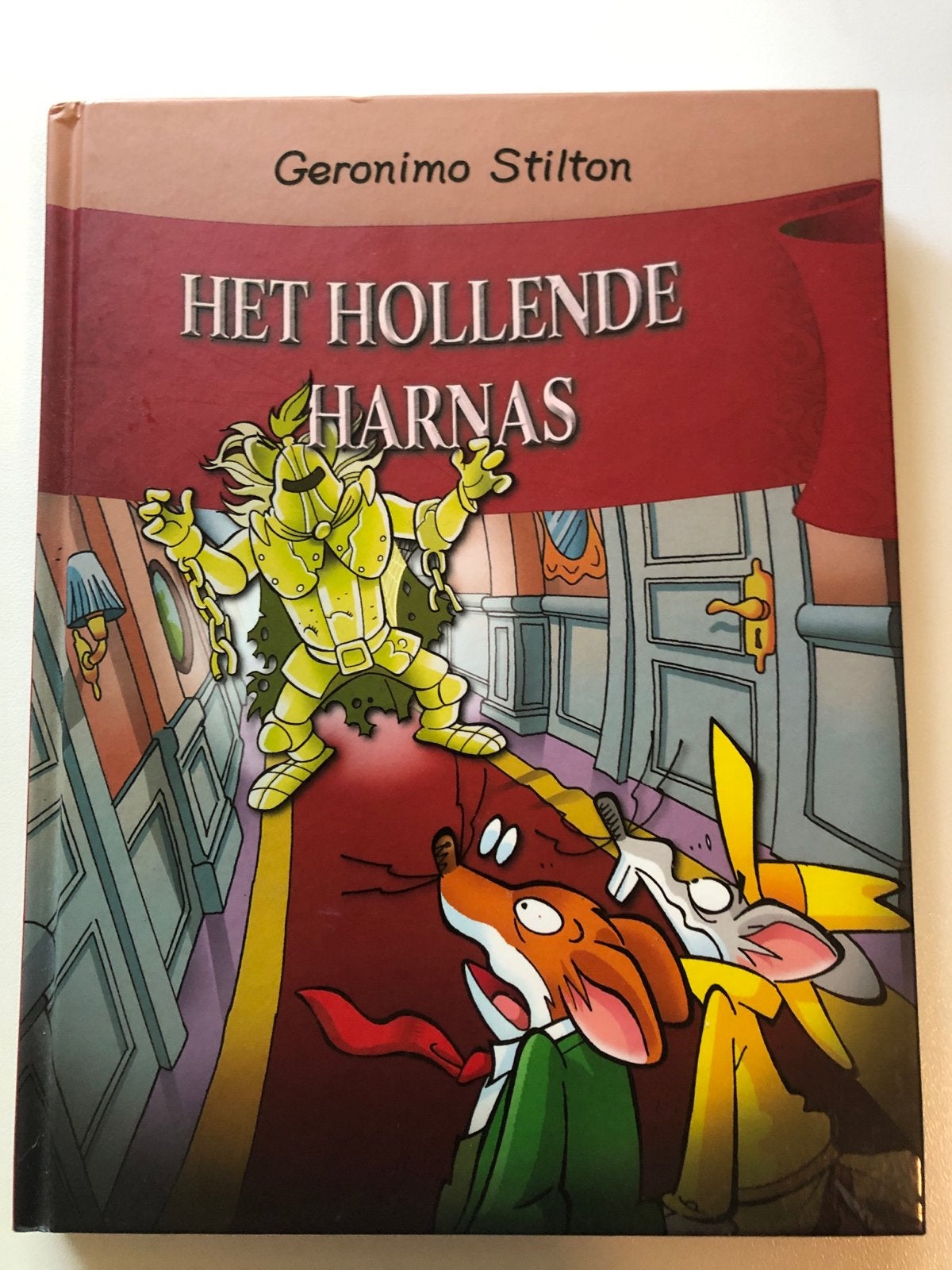 Geronimo Stilton - Het Hollende Harnas, Ophalen of Verzenden, Gelezen, Fictie