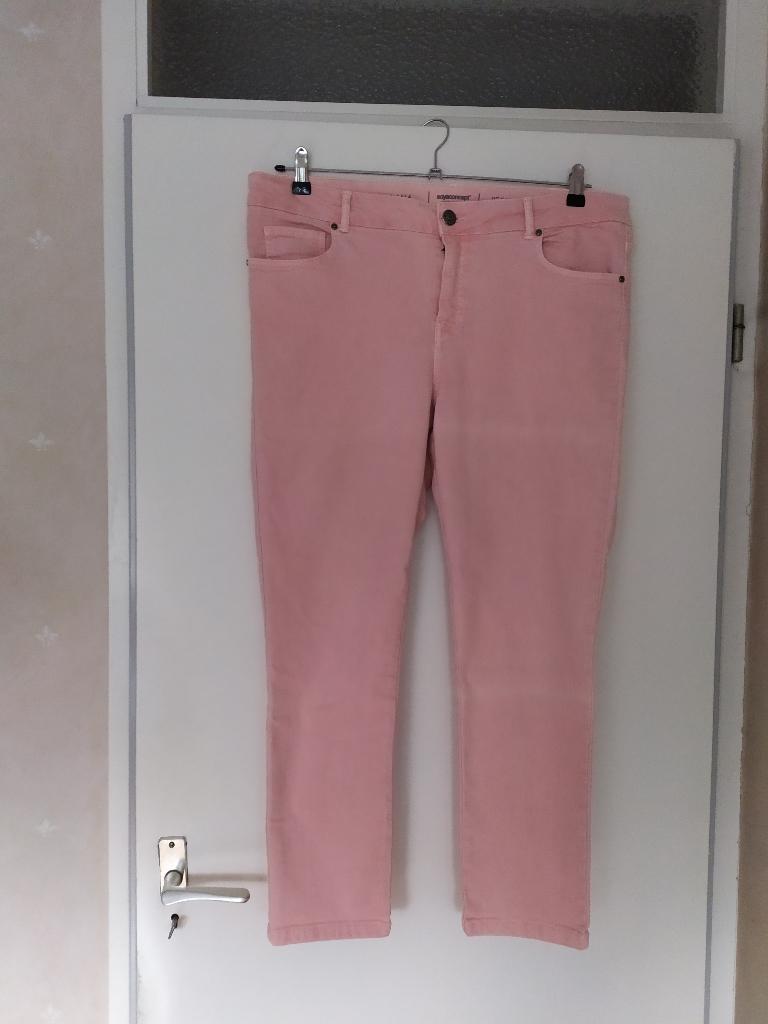 Mooie roze broek, Soyaconcept Slim, maat 46, Kleding | Dames, Broeken en Pantalons, Maat 46/48 (XL) of groter, Ophalen of Verzenden