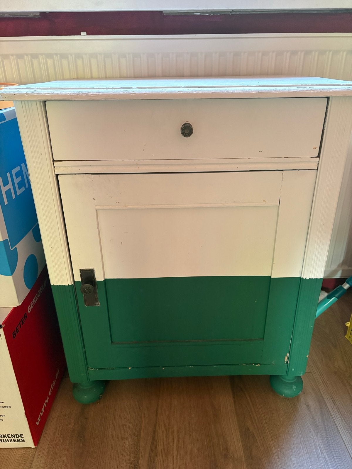 Vintage nachtkastje/bijzettafel wit/groen, Ophalen