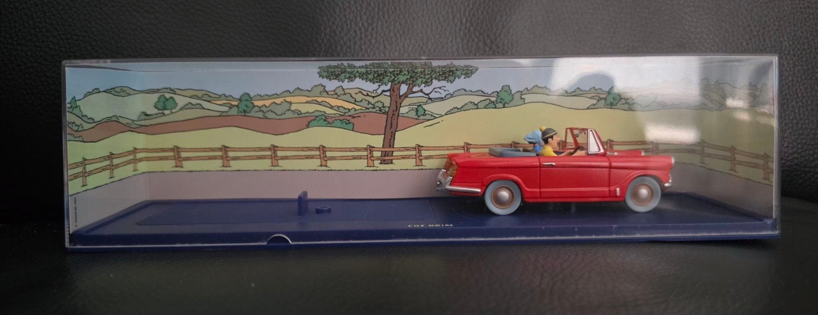 Kuifje auto met figuren in displaycase, Ophalen of Verzenden, Zo goed als nieuw