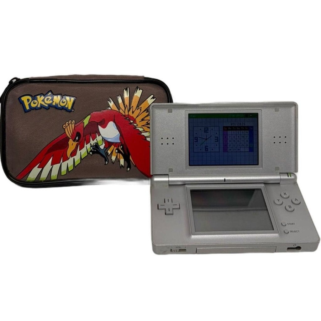 Nintendo DS Lite Zilver Met Lader en Hoes, Spelcomputers en Games, Ophalen of Verzenden, Gebruikt, Zilver, DS Lite
