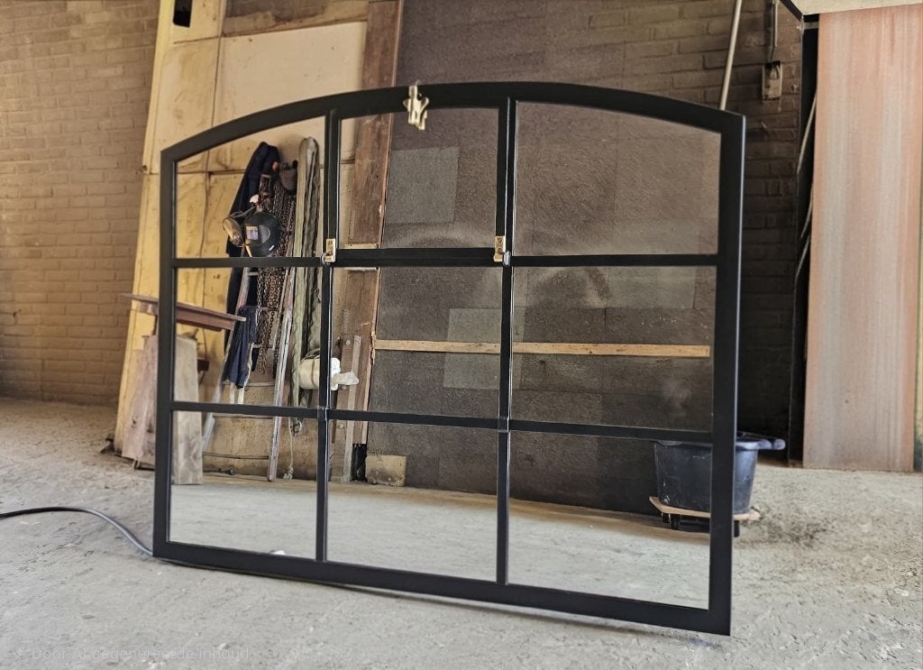 Grote Zwarte spiegel | 110x133cm | Messing details |, Huis en Inrichting, Woonaccessoires | Spiegels, 100 tot 150 cm, Nieuw, 125 cm of meer