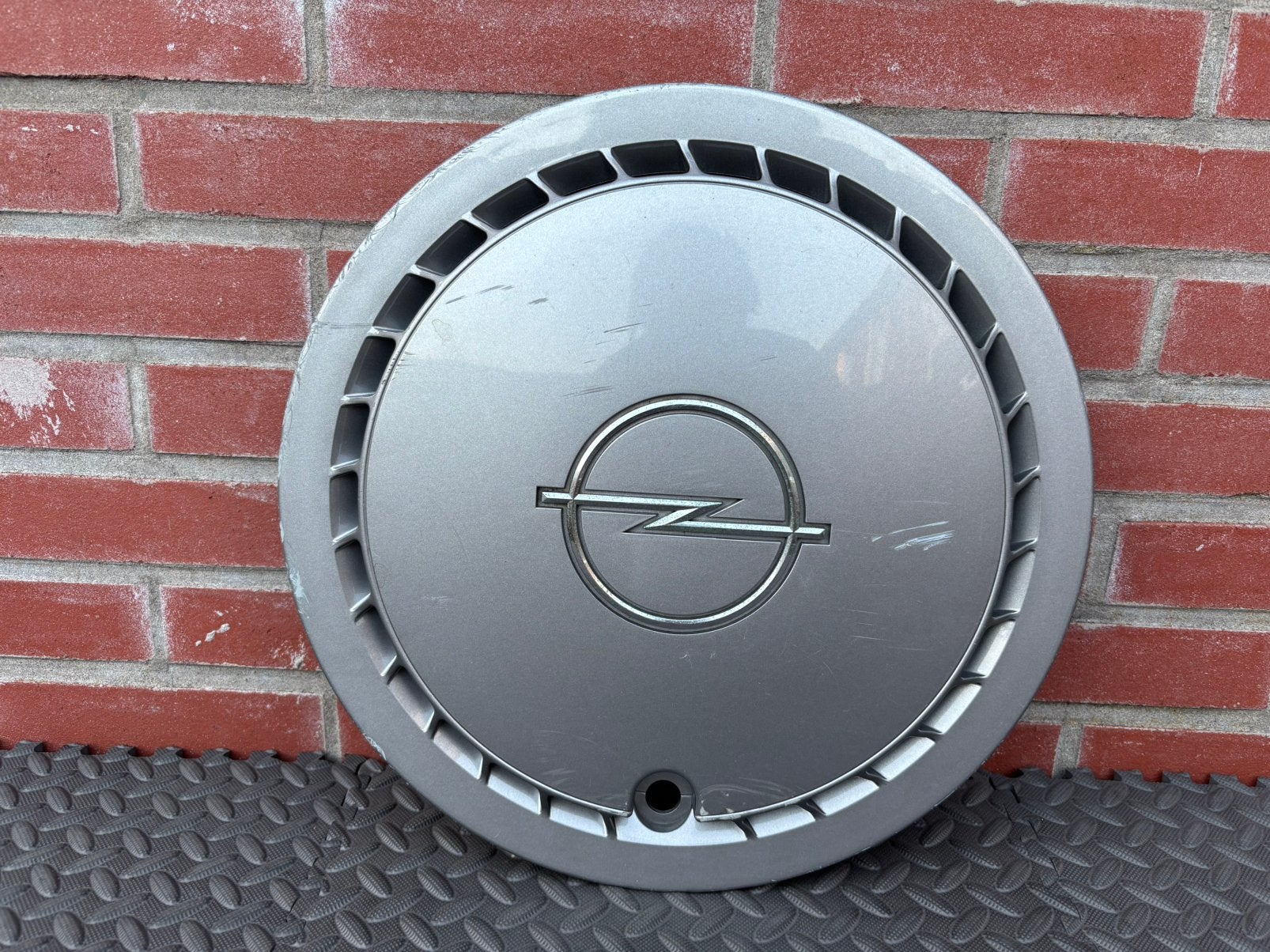 1 originele Opel Rekord En Ascona A Wieldop 14 inch, Auto diversen, Wieldoppen, Ophalen of Verzenden, Gebruikt