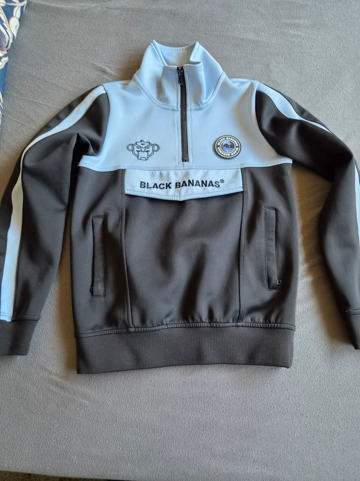 Black Bananas trainingspak mt. 128, Ophalen of Verzenden, Jongen of Meisje, Sport- of Zwemkleding
