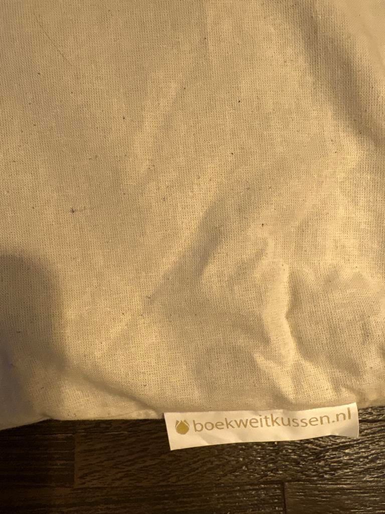 Boekweit kussen met sloop - 35x50 cm, zo goed als nieuw, Ophalen of Verzenden, Zo goed als nieuw, Beige, Rechthoekig