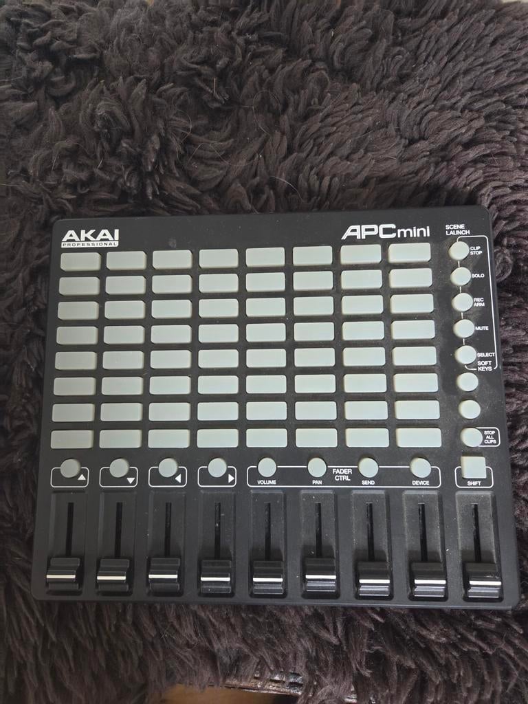Akai APC Mini MIDI Controller - Compact & Draagbaar, Muziek en Instrumenten, Ophalen of Verzenden, Gebruikt