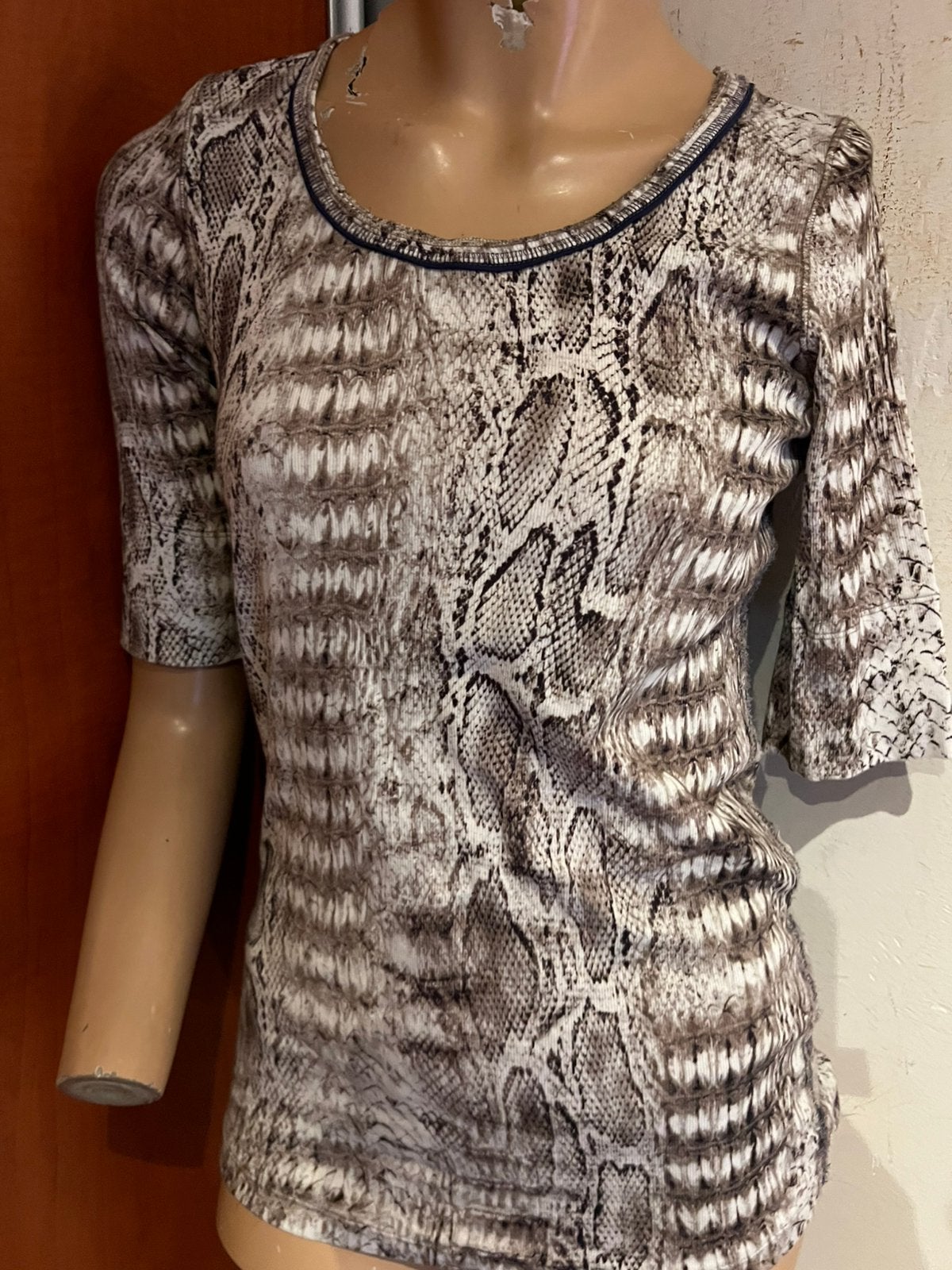 MARCCAIN shirt beige grijs maat 4 M origineel zgan, Kleding | Dames, T-shirts, Maat 38/40 (M), F, Beige, B