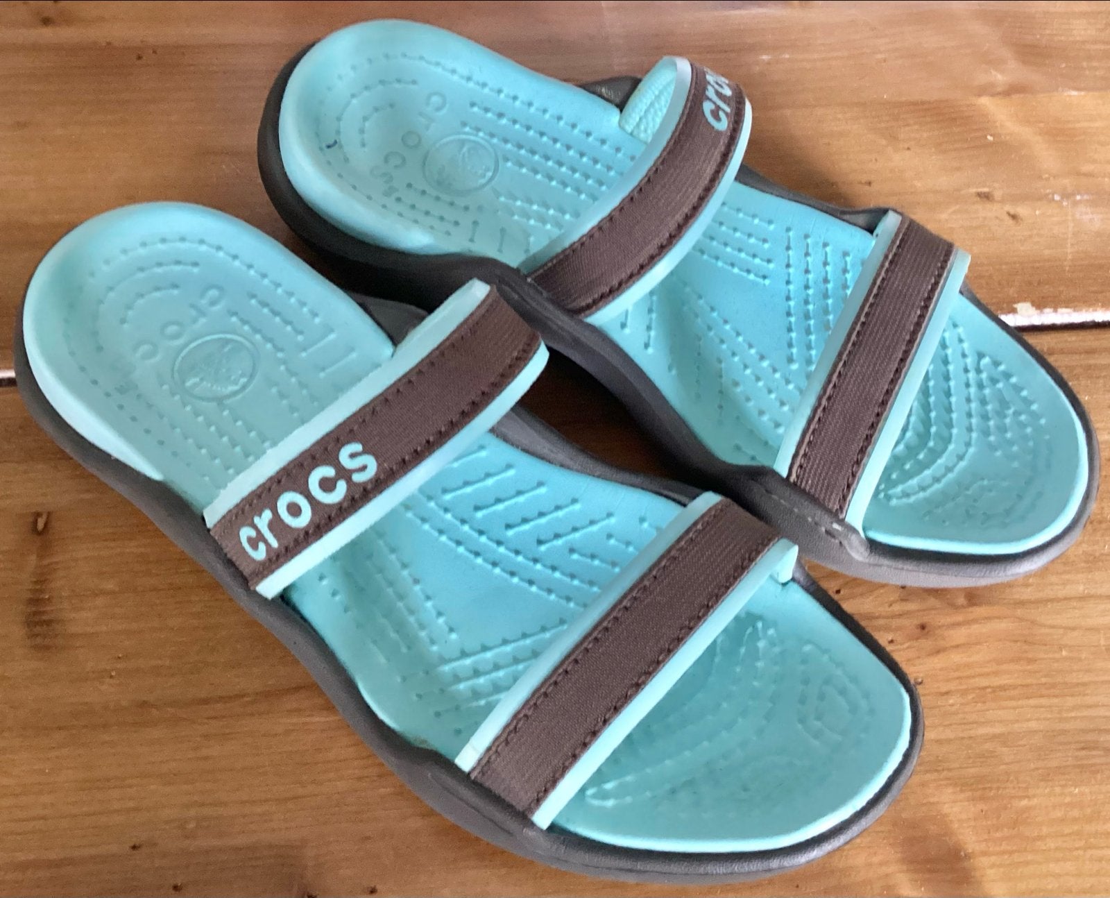 NIEUWE CROCS PATRA SANDALEN CHOCOLATE /SEA FOAM MAAT W7/37,5, Kleding | Dames, Bruin, Nieuw, Sandalen of Muiltjes, Ophalen of Verzenden