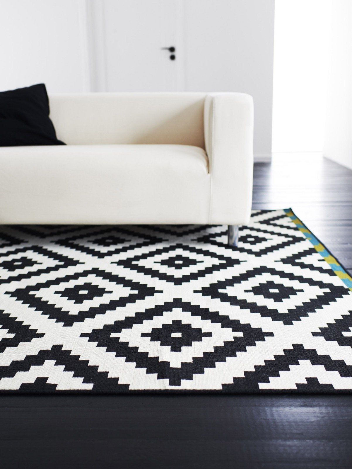 Nieuw in verpakking - IKEA zwartwit geometrisch vloerkleed, Modern, Geometrisch, Scandinavisch, Ophalen of Verzenden, 200 cm of meer