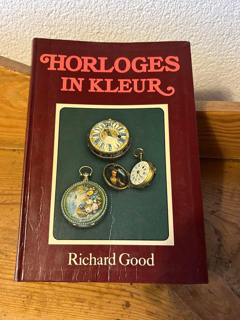 Horloges in kleur, Ophalen of Verzenden, Zo goed als nieuw