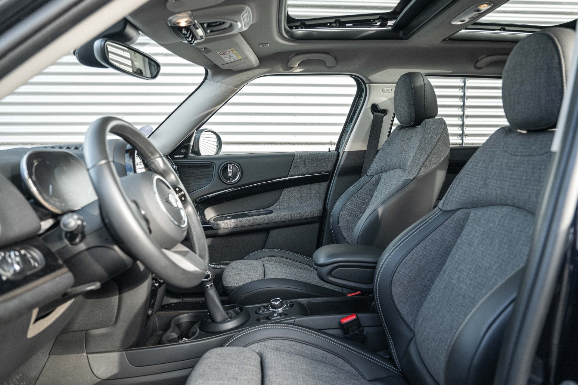 MINI Countryman Cooper S E ALL4 Automaat / Panoramadak / Com, Auto's, Automaat, Dealer onderhouden, Gebruikt, Countryman