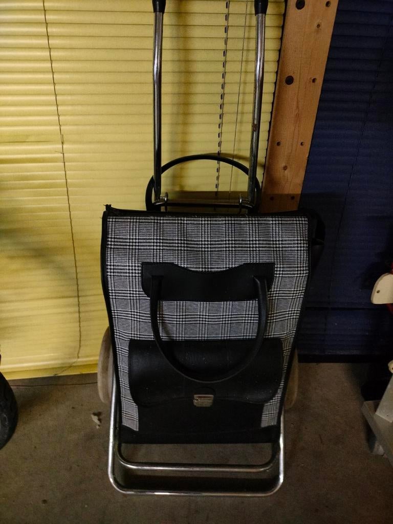 Boodschappen trolley, Ophalen, 30 cm of meer, Zwart, Zo goed als nieuw