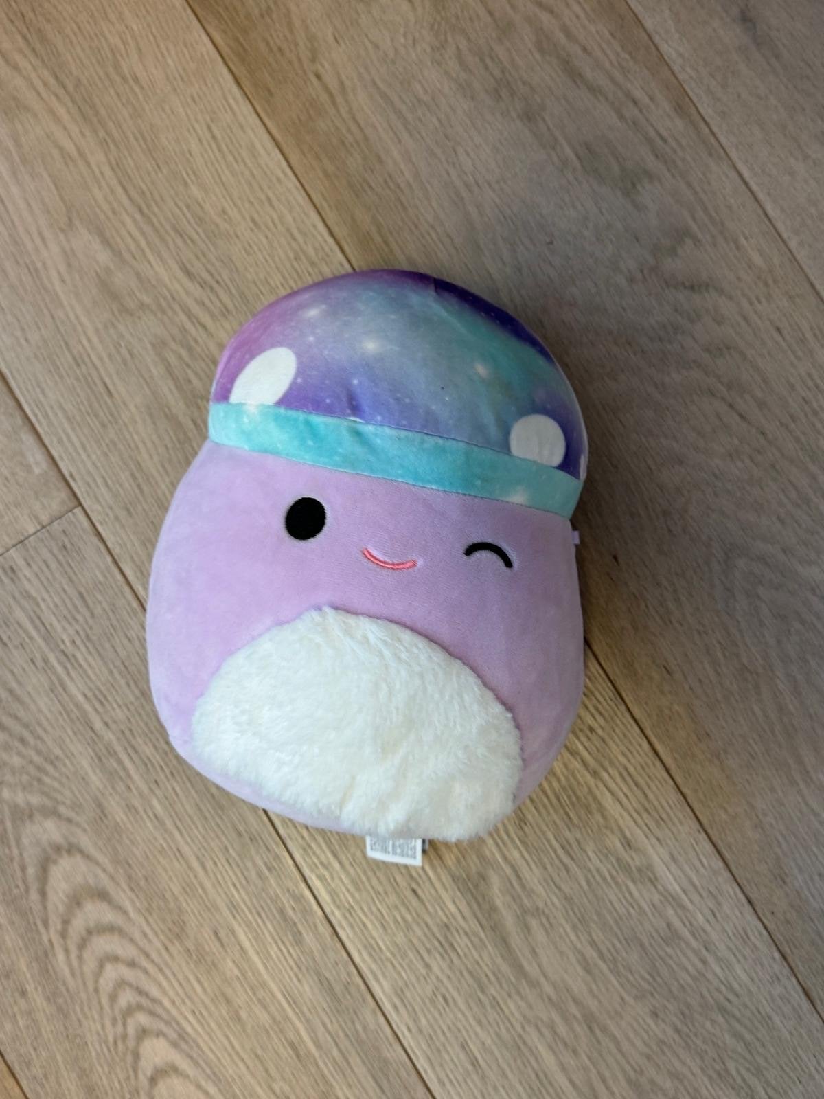 Squishmallow paarse paddenstoel met galaxy hoed, Overige karakters, Overige typen, Zo goed als nieuw, Middelgroot (20 tot 80 cm)