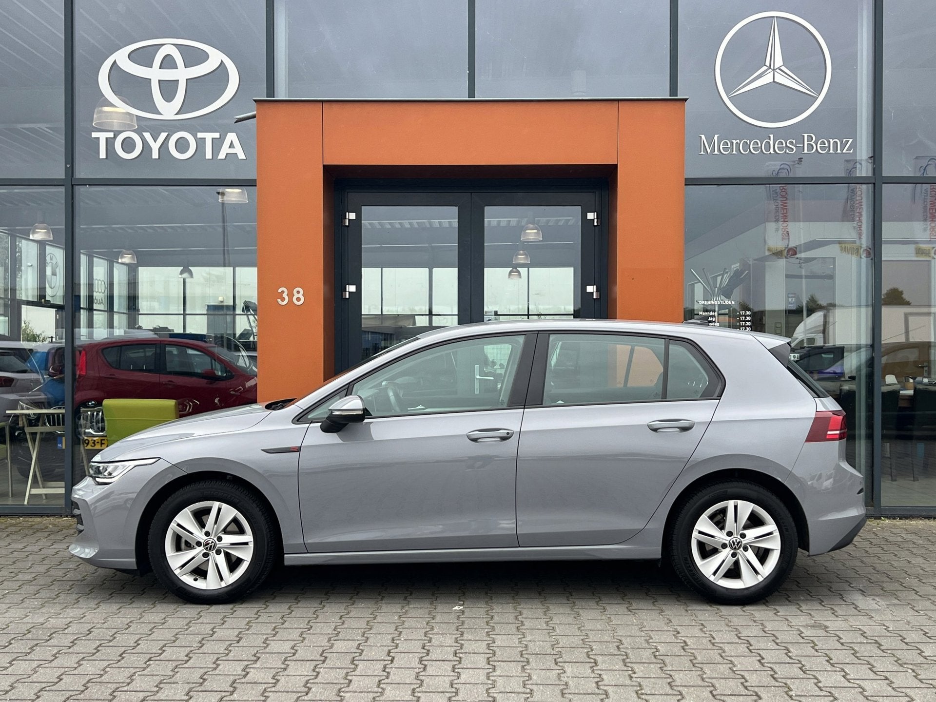 Volkswagen GOLF 1.5 TSI|Dealer Onderhoud|ACC|LED|PDC+camera, Voorwielaandrijving, Dealer onderhouden, Euro 6, 4 cilinders