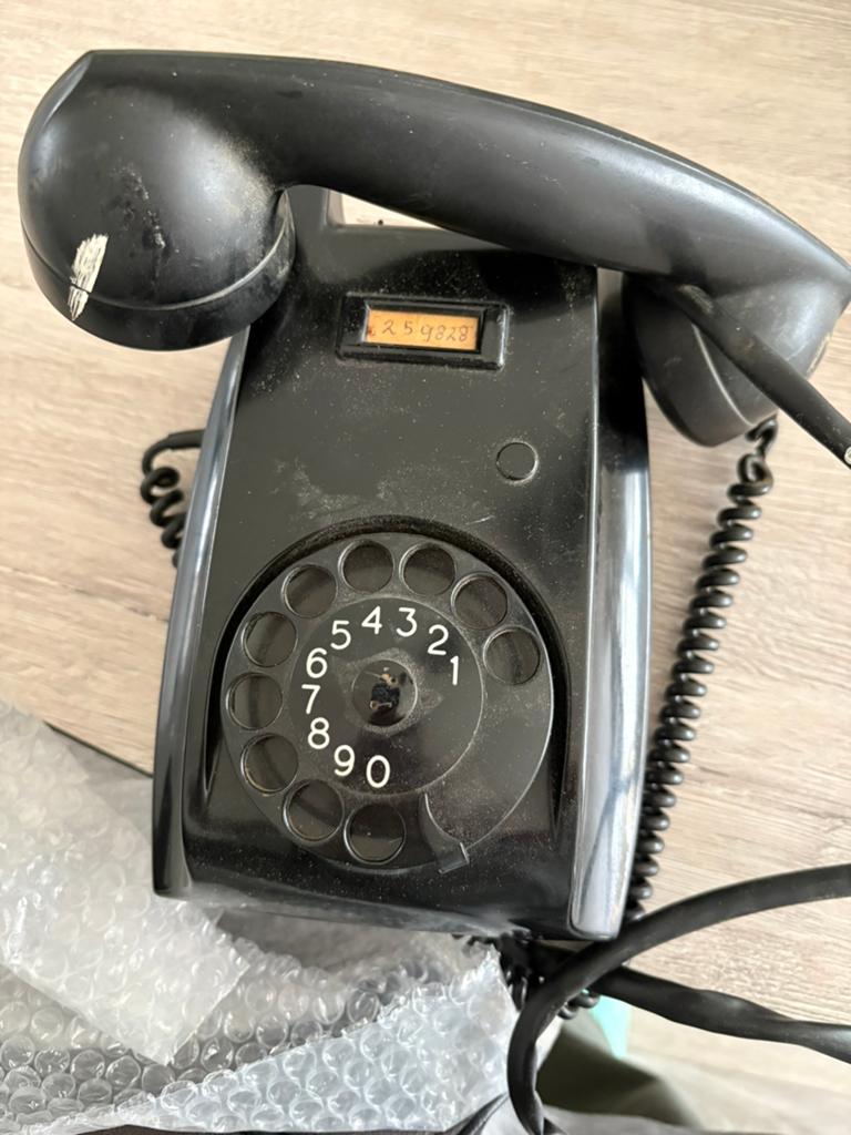 Vintage telefoon werkt ook nog steeds, Ophalen