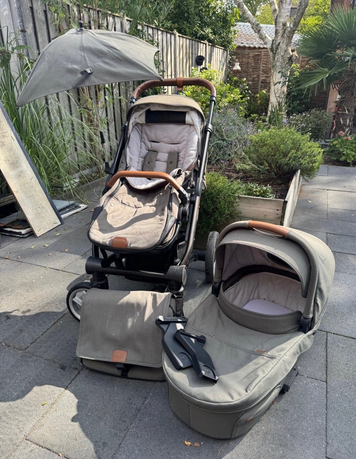 Mutsy Nio kinderwagen met reiswieg en accessoires, Ophalen, Gebruikt, Combiwagen, Met reiswieg