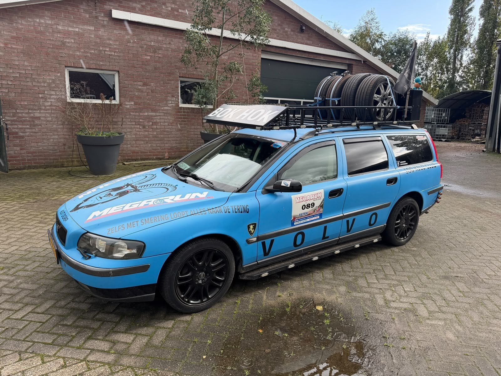 Volvo V70 2.4  carbagerun/megarun/runner, 1556 kg, 1800 kg, Zwart, Stationwagon