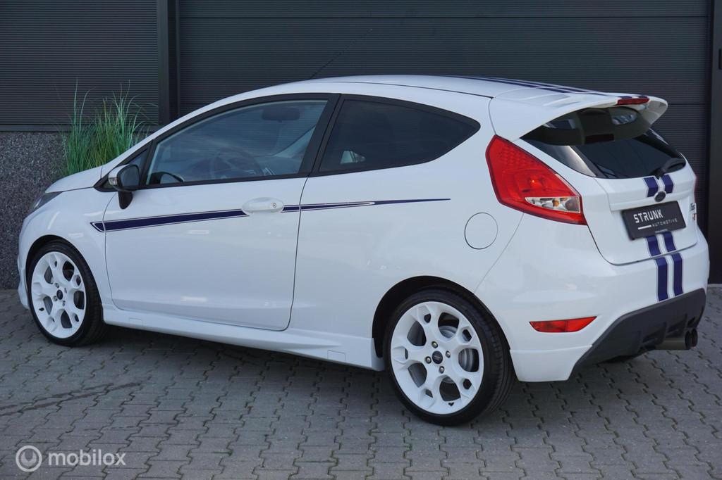 Ford Fiesta 1.6 Metal ST 135 PK Airco Leer LMV, Auto's, Ford, 135 pk, Gebruikt, 4 cilinders, Wit