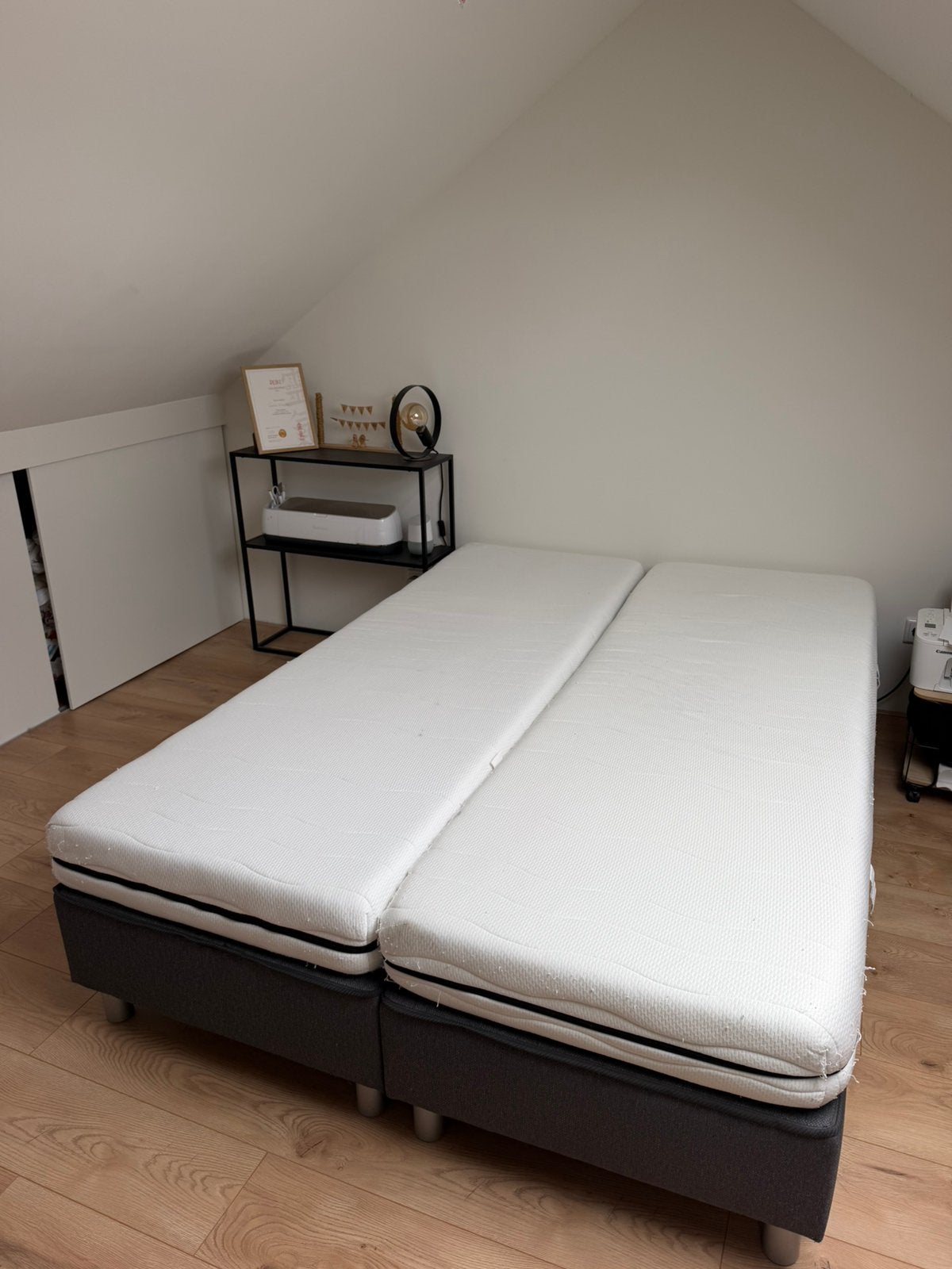 Foto 2 van Boxspring look bed 140x200cm