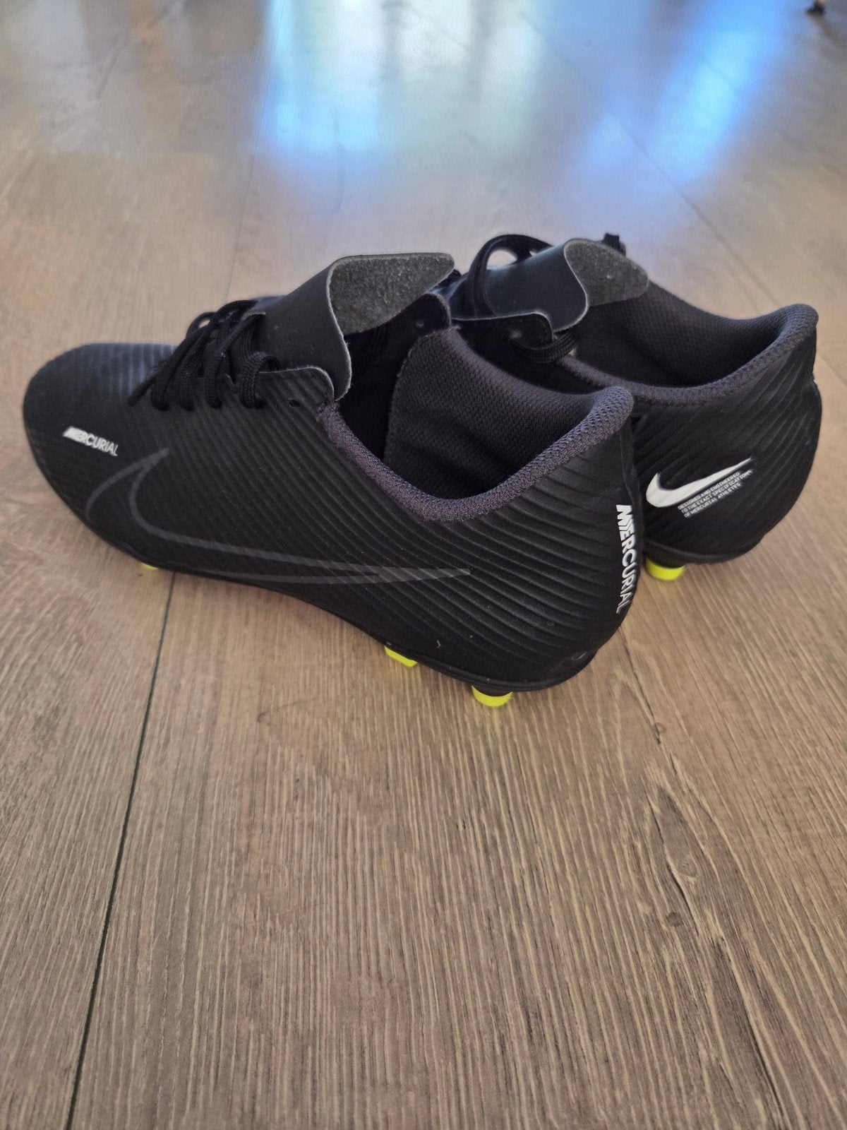 Nike Mercurial maat 38,5 a 39 (1x gedragen dus zgan!), Maat XS of kleiner, Ophalen of Verzenden, Zo goed als nieuw, Schoenen