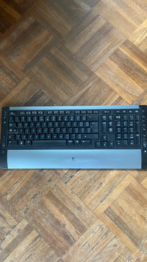 Logitech S510 Draadloos Toetsenbord - Zo goed als nieuw, Multimediatoetsen, Ophalen of Verzenden, Zo goed als nieuw, Draadloos