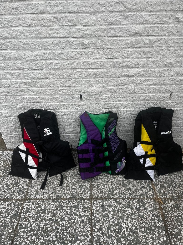 Ski vesten jobe, Watersport en Boten, Watersportkleding, Ophalen of Verzenden, Zo goed als nieuw, Dame of Heer, Reddingsvest of Zwemvest