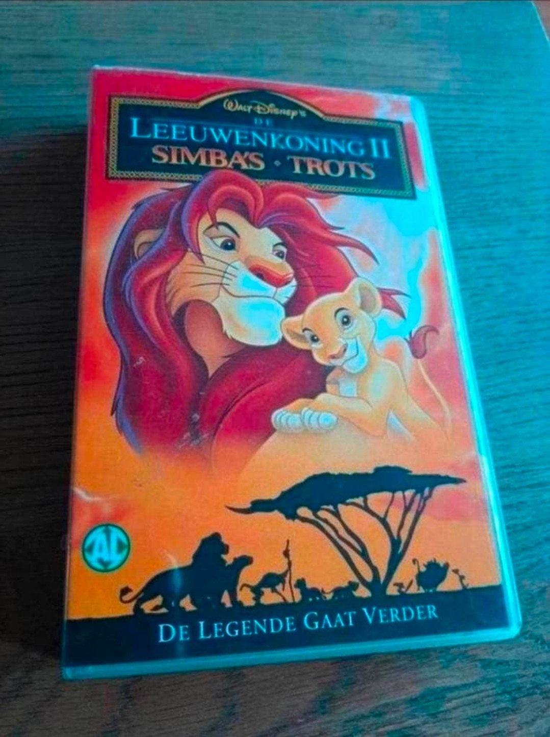 Walt Disney De Leeuwenkoning 2 Simba's Trots videoband, Cd's en Dvd's, VHS | Kinderen en Jeugd, Gebruikt, Tekenfilm, Alle leeftijden