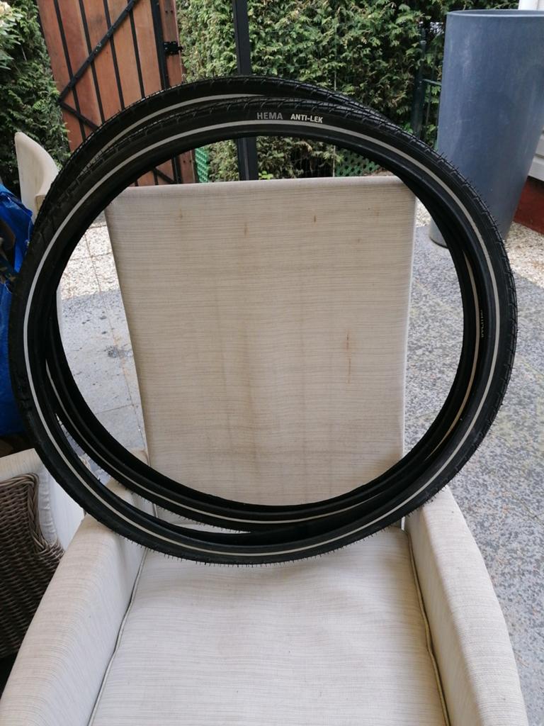 Te koop 2x 28 inch fietsbanden Splinternieuw!!, Ophalen