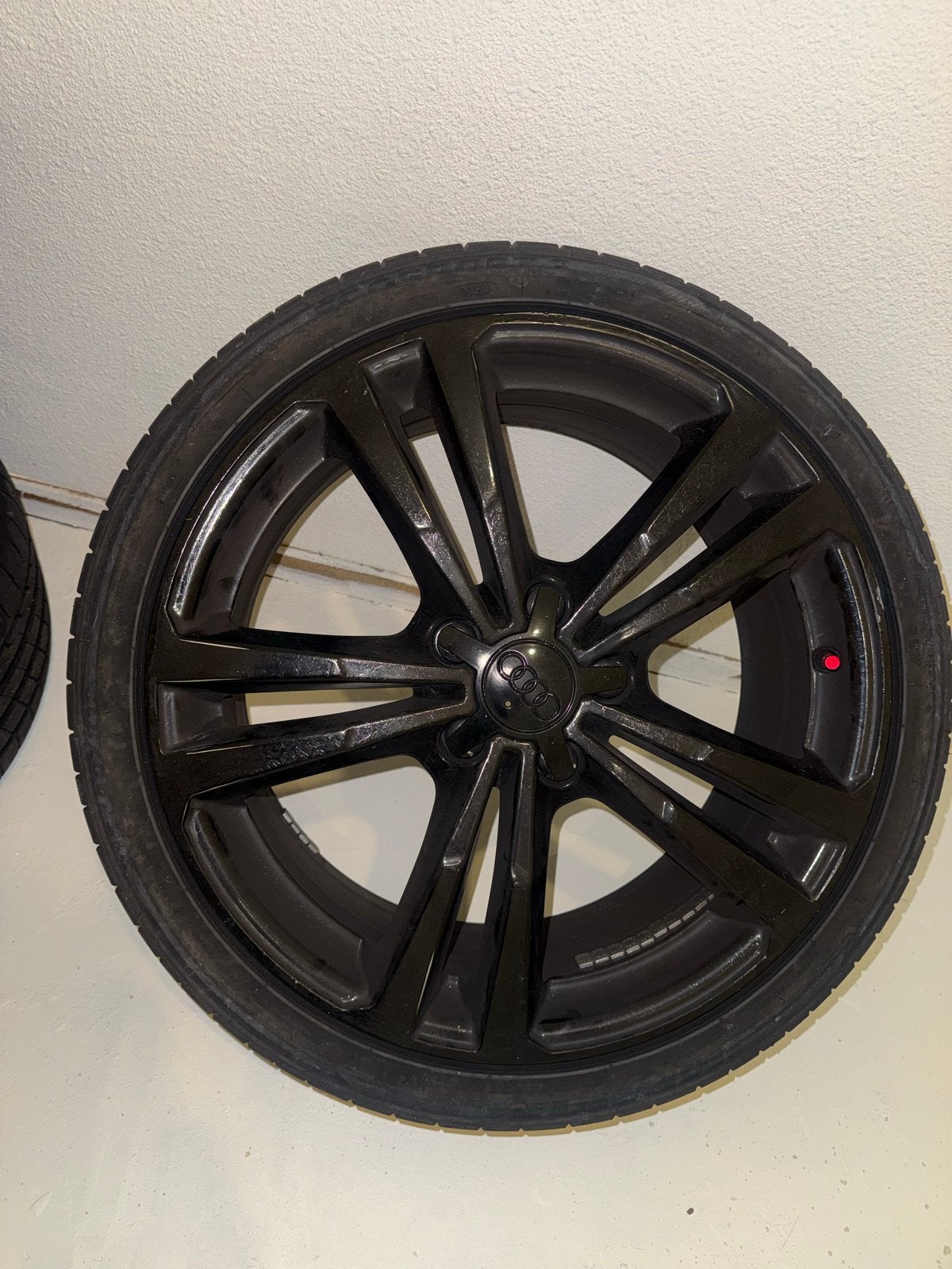 Banden en velgen - 2 lek, 1 velg verbogen, Auto-onderdelen, Ophalen, Gebruikt, Banden en Velgen