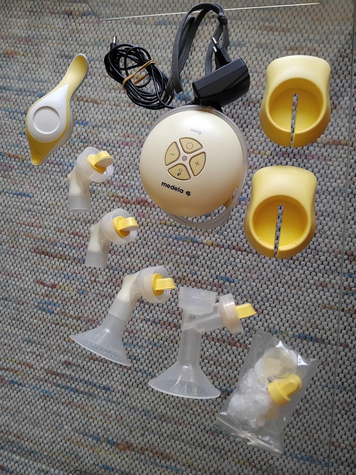 Medela handkolf en Swing kolf met toebehoren, Kinderen en Baby's, Babyvoeding en Toebehoren, Overige merken, Borstkolf, Ophalen of Verzenden