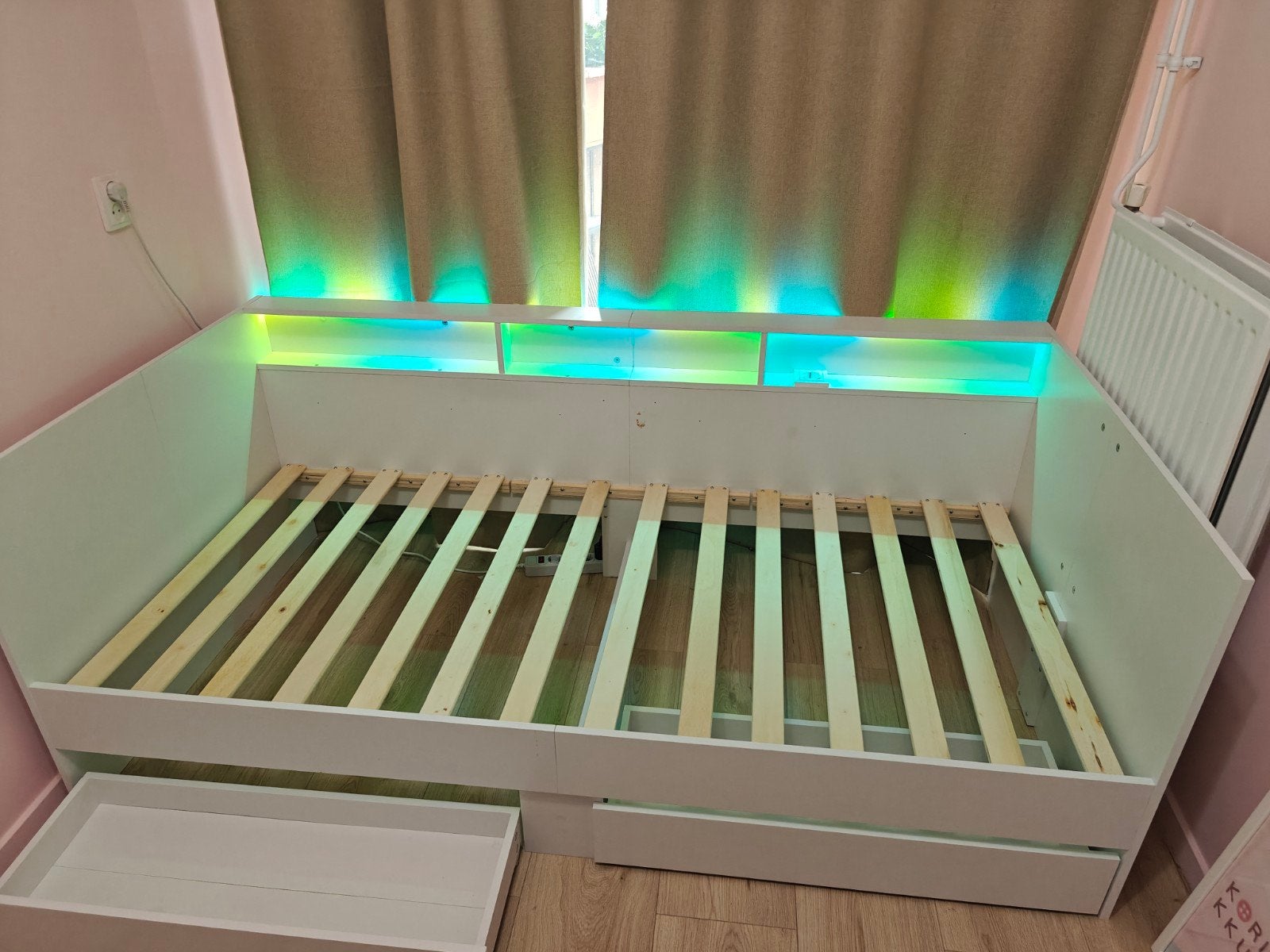 VidaXL bed 190x90 met stopcontact en LED verlichting, Huis en Inrichting, Slaapkamer | Bedden, Ophalen, 90 cm, Eenpersoons, Wit