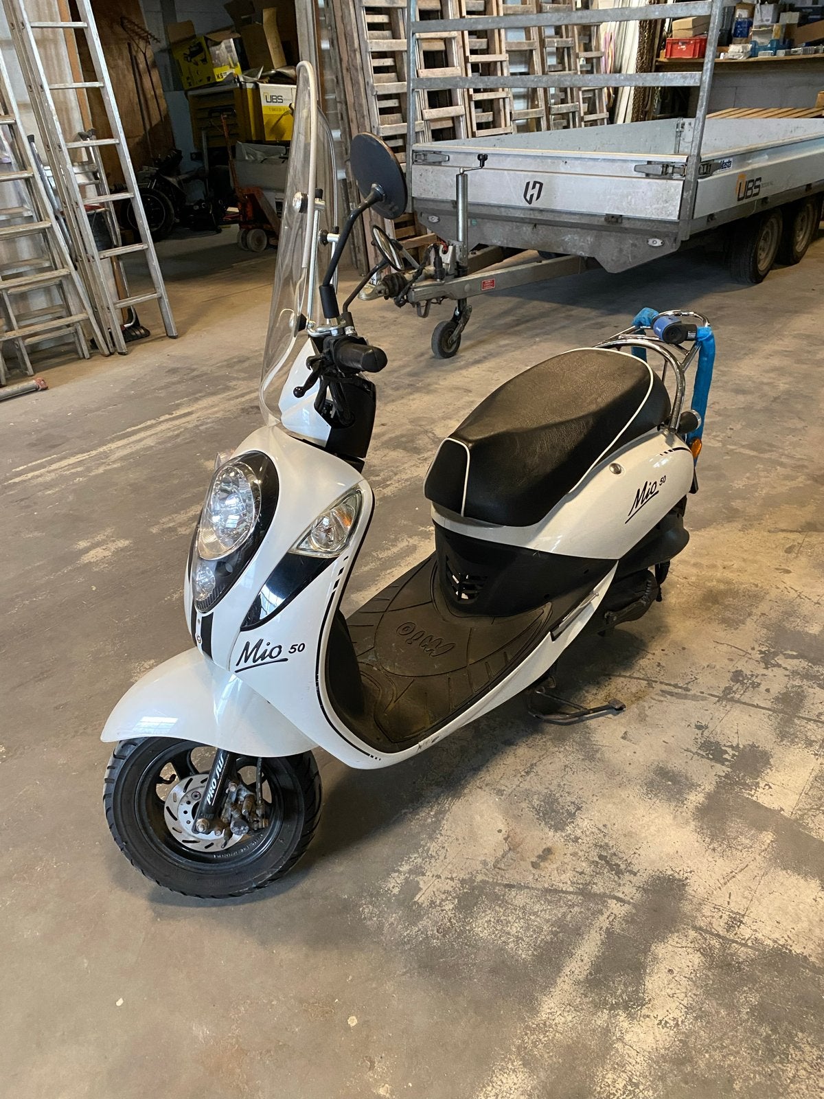 Sym Mio 50 Scooter - Wit, Fietsen en Brommers, Scooters | SYM, Gebruikt, Maximaal 45 km/u, Benzine, 50 cc