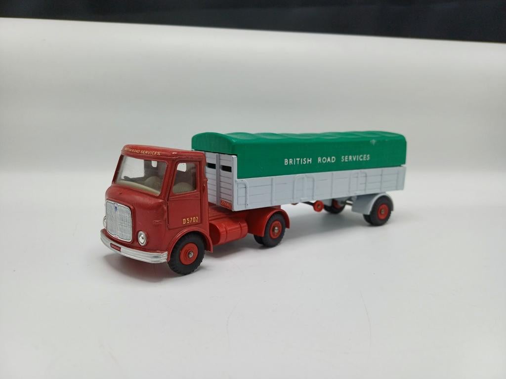 Dinky toys France AEC British road service 914, Hobby en Vrije tijd, Modelauto's | 1:43, Ophalen of Verzenden, Zo goed als nieuw